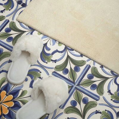 Okładzina ścienna Wzór kwiatów w ceramicznej estetyce