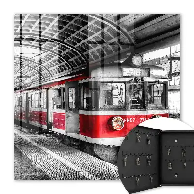 Kasetka na klucze Kolejowa symetria stylowej architektury