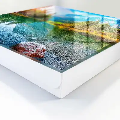 Ozdobna szafka na klucze z motywem górskiego krajobrazu