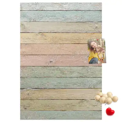 Kolorowa tablica korkowa w pastelowych odcieniach