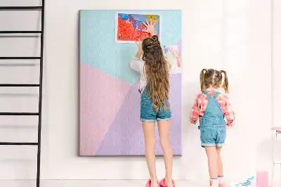 Tablica korkowa z wzorem w pastelach
