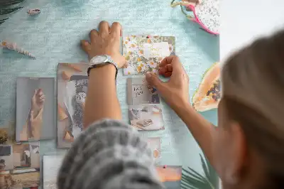 Kolorowa tablica korkowa Wakacyjna aranżacja