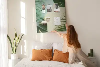 Kolorowa tablica korkowa z motywem tropikalnej monstery