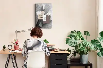 Tablica korkowa z motywem abstrakcyjnej geometrii