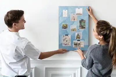 Tablica korkowa z motywem geometrycznym