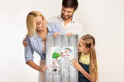 Kolorowa tablica korkowa z motywem malowanych desek