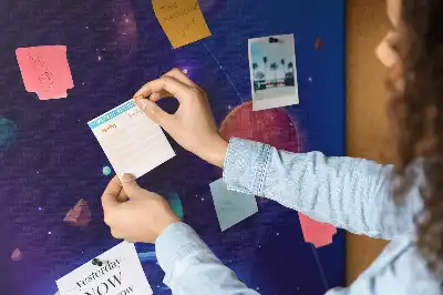 Tablica korkowa Kosmiczna sztuka