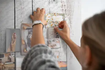 Tablica korkowa z paneli drewnianych