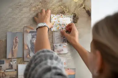 Tablica korkowa z motywem marmuru z połyskiem