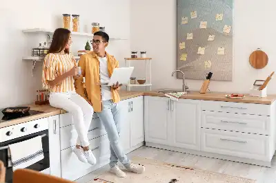 Kolorowa tablica korkowa w wielobarwnej palecie