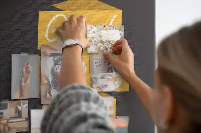 Kolorowa tablica korkowa z inspirującym cytatem