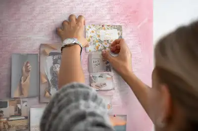 Tablica korkowa z nadrukiem Subtelne pióra