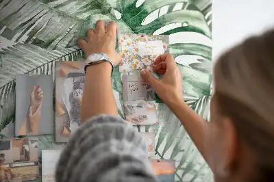 Tablica korkowa z nadrukiem liści malowanych akwarelą
