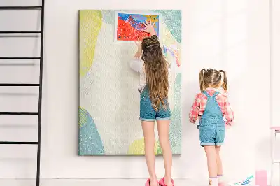 Kolorowa tablica korkowa z dekoracyjną obwódką