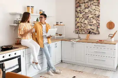 Kolorowa tablica korkowa motyw winiarskie korki