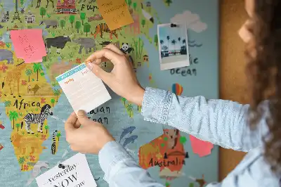 Tablica korkowa ozdobna Mapa świata ze zwierzętami