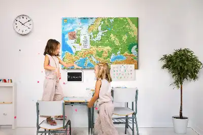 Tablica korkowa z mapą świata Geografia
