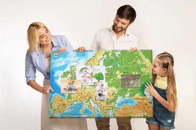 Tablica korkowa z mapą świata Geografia