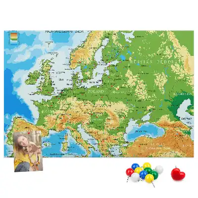 Tablica korkowa z mapą świata Geografia