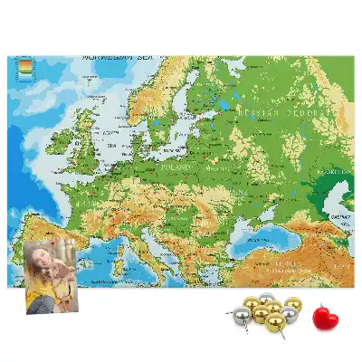 Tablica korkowa z mapą świata Geografia