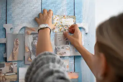Ozdobna tablica korkowa z napisem Home