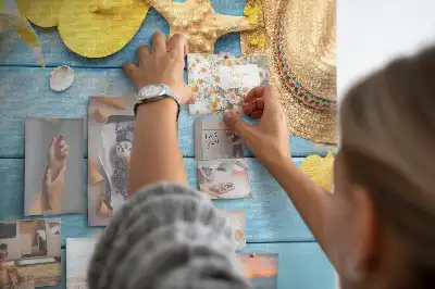 Tablica korkowa z motywem akcesoriów plażowych