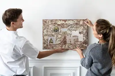 Korkowa tablica z nadrukiem antycznej mapy atlasu