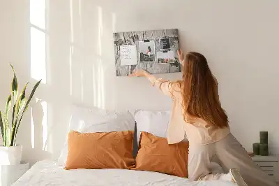 Ozdobna tablica korkowa z wzorem mapy świata