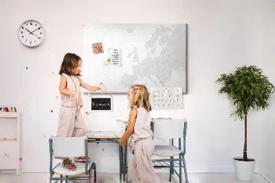 Ozdobna tablica korkowa z mapą kontynentu europejskiego