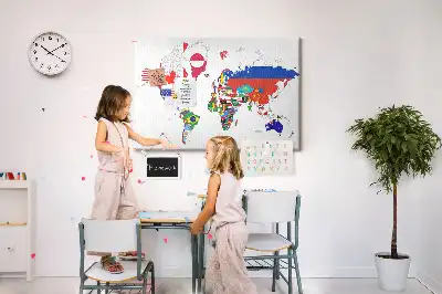 Tablica korkowa dla dzieci z mapą i flagami państw