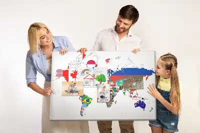 Tablica korkowa dla dzieci z mapą i flagami państw