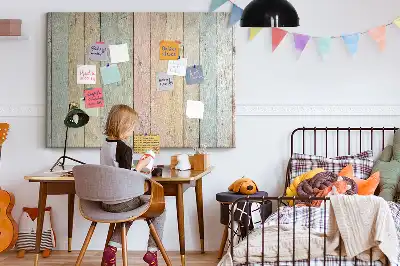 Korkowa tablica z motywem kolorowych desek