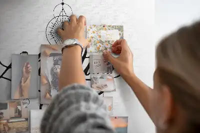 Korkowa tablica z motywem podróżniczym adventure