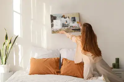 Ozdobna tablica korkowa z motywacyjnym tekstem