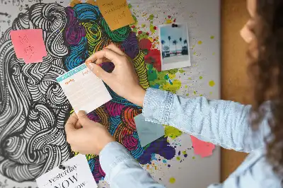 Tablica korkowa dla dzieci Abstrakcja mózg