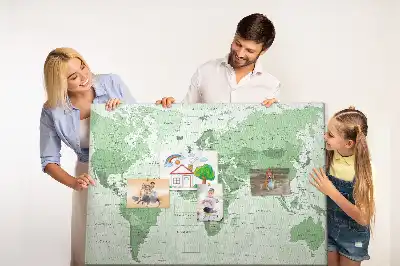 Tablica korkowa z mapą świata i granicami państwowymi