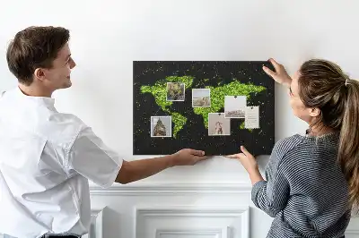 Korkowa tablica na ścianę z mapą świata