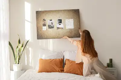 Tablica korkowa z motywem archiwalnego globusa w kolorze sepii