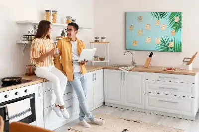 Tablica korkowa w ramie z palm
