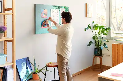 Tablica korkowa w ramie z palm