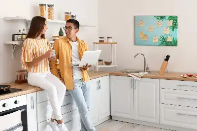 Tablica korkowa w ramie z palm