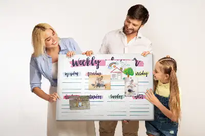 Tablica korkowa z ręcznie pisanym planerem