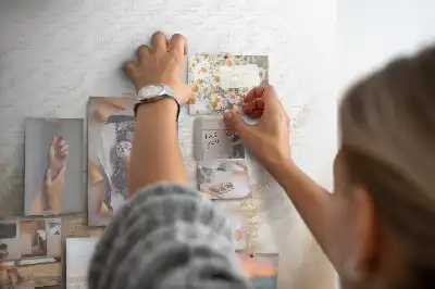 Tablica korkowa z abstrakcyjnym motywem zboża