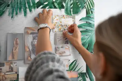 Ozdobna tablica korkowa w motyw zielonych liści safari