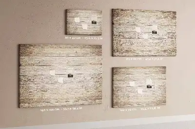 Korkowa tablica z drewnianymi panelami