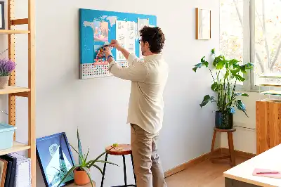 Ozdobna tablica korkowa z mapą konturową państw