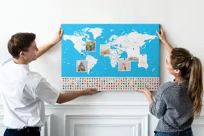 Ozdobna tablica korkowa z mapą konturową państw