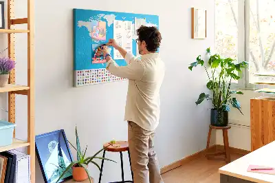 Ozdobna tablica korkowa z mapą konturową państw