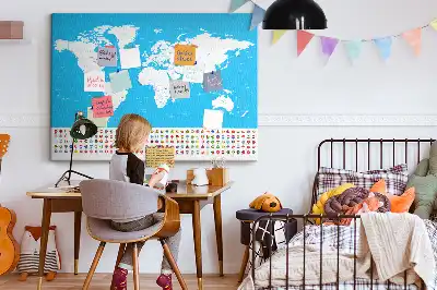 Ozdobna tablica korkowa z mapą konturową państw