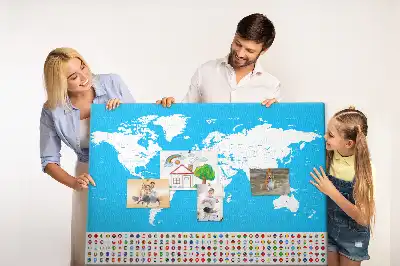 Ozdobna tablica korkowa z mapą konturową państw